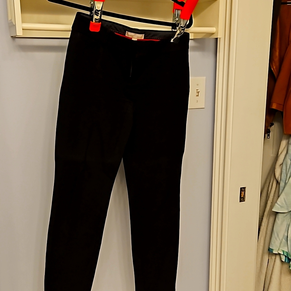 Black capris